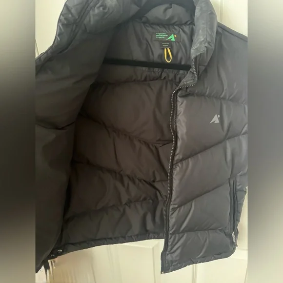 Eastern mountain sports women’s puffer vest - Picture 8 of 11